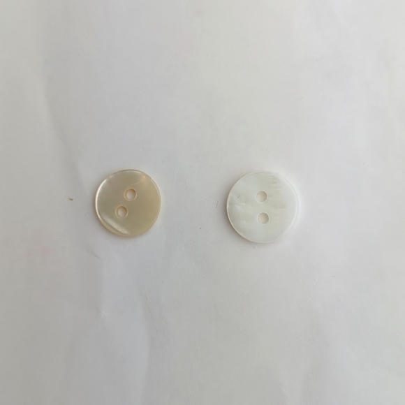 White Mother of Pearl Buttons, 11 mm Diameter - Picture 7 of 7